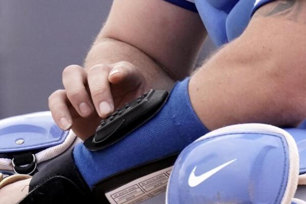 MLB looking at electronic system for calling pitches | AP News
